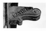 Via Ponte Ferrarello, 15. Supporto per mensola di balcone 'firmato', opera di A. Gravina, anni '50.