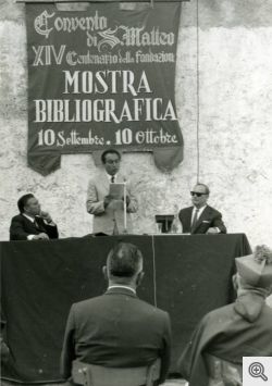 Il tavolo di Presidenza della I Mostra Bibliografica sul Gargano del 1967.