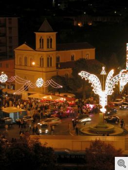 Veduta notturna di San Marco in Lamis. Era il 21 settembre 2003, giorno della Fiera di S. Matteo.