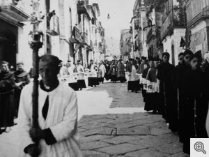 S. Marco in Lamis: una processione.