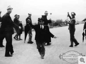 G. Bonfitto. Momenti di svago durante la sosta della 'cumpagnia' dei sammarchesi a Campolato.