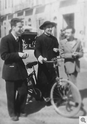 Foggia 1945. Da sinistra: Carlo Forcella, d. Renato Luisi, Gaetano Matrella.