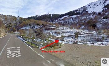 La strada che porta a S. Marco: qui notiamo il vecchio tracciato della strada costruita dal Genio Piemontese per combattere il brigantaggio (1860-63).