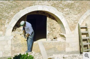 I lavori di restauro del chiostro di San Matteo