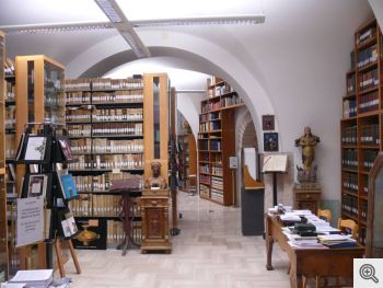 Sala della biblioteca di S. Matteo a S. Marco in Lamis