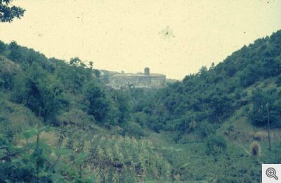 Il canale della Fajarama con, sullo sfondo, il convento di San Matteo