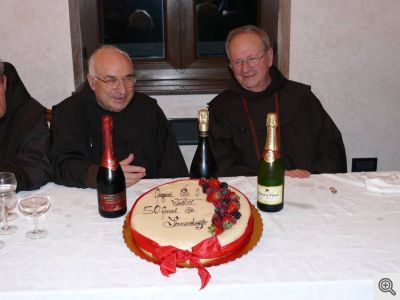 P. Mario Villani (a destra) con P. Agostino Campanozzi in occasione dei 50 anni di ordinazione sacerdotale - 2010