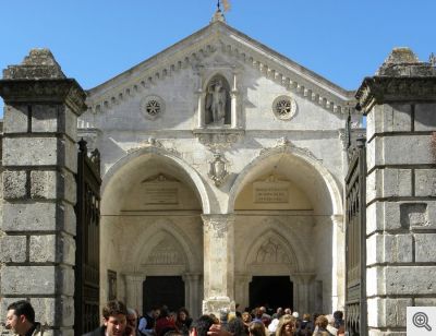 Monte Sant'Angelo. Ingresso della Basilica.