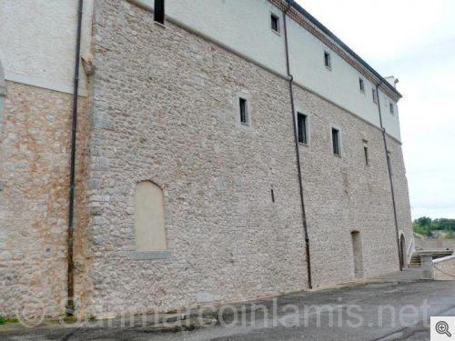 Parete settentrionale del Convento di san Matteo a San Marco in Lamis